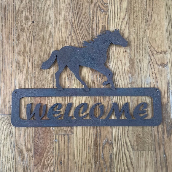 Metal Horse Welcome Sign - Picture 3 of 10
